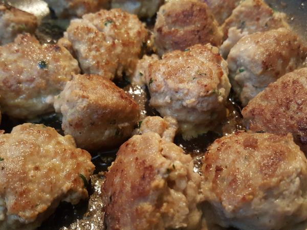 Zloženka z mesnimi kroglicami in špinačo